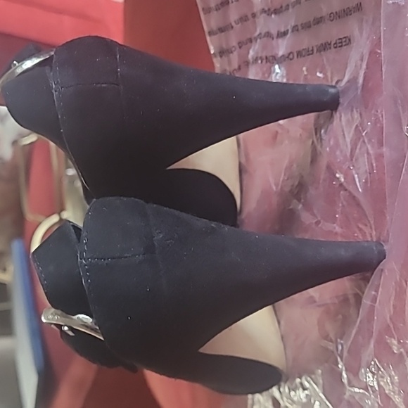 Steve Madden Slung Back Suede Pump - Picture 3 of 5